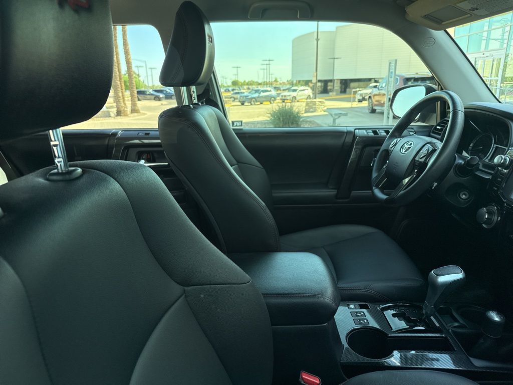 Thumbnail: 2018 Toyota 4Runner - 3