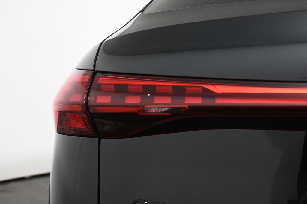 Thumbnail: 2025 Audi Q5 - 12