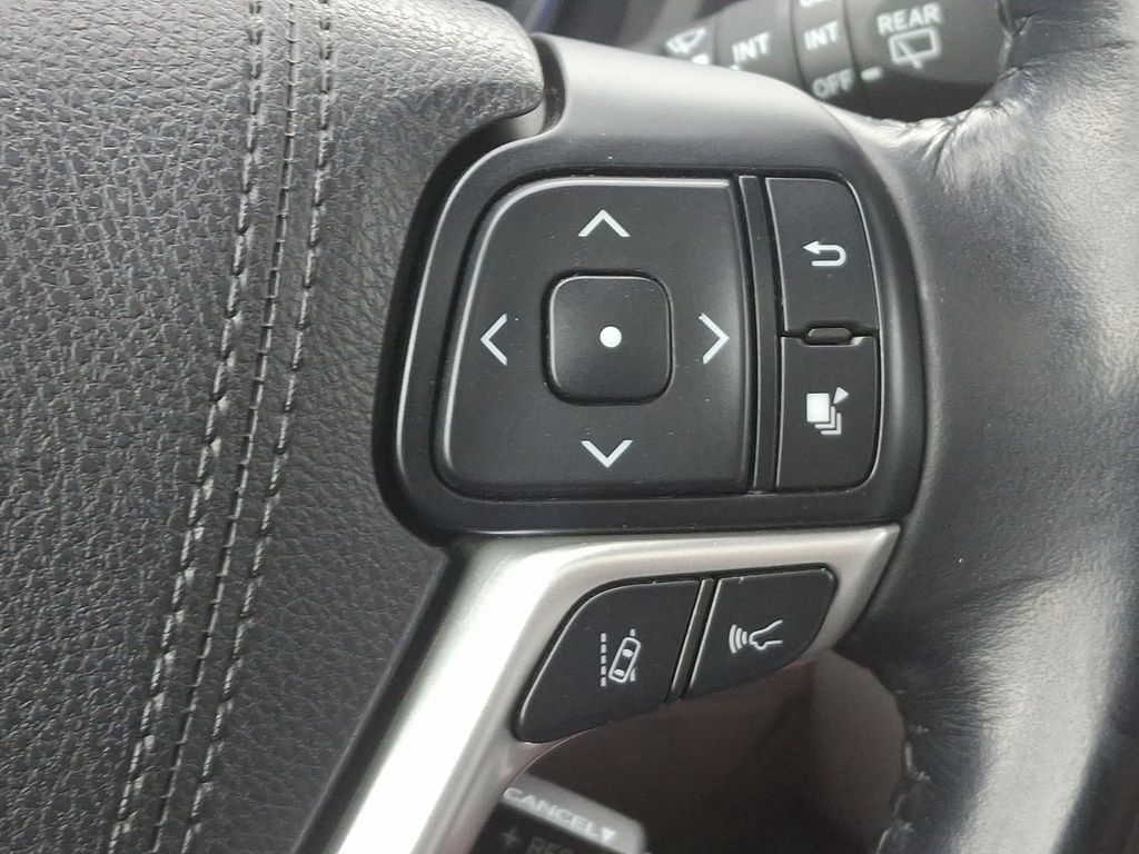 2017 Toyota Highlander XLE 23