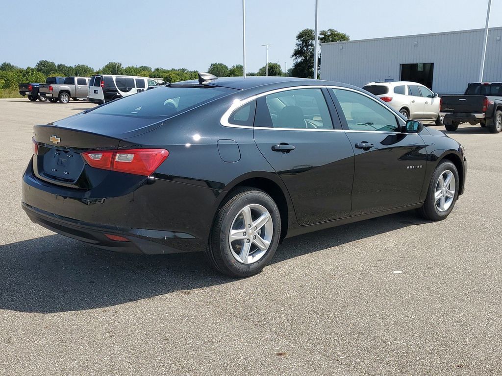 2025 Chevrolet Malibu LS 4