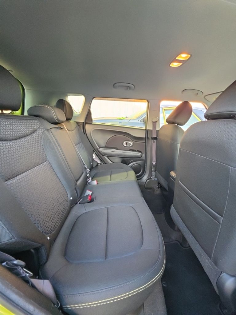 Used 2015 Green Kia Plus image 22