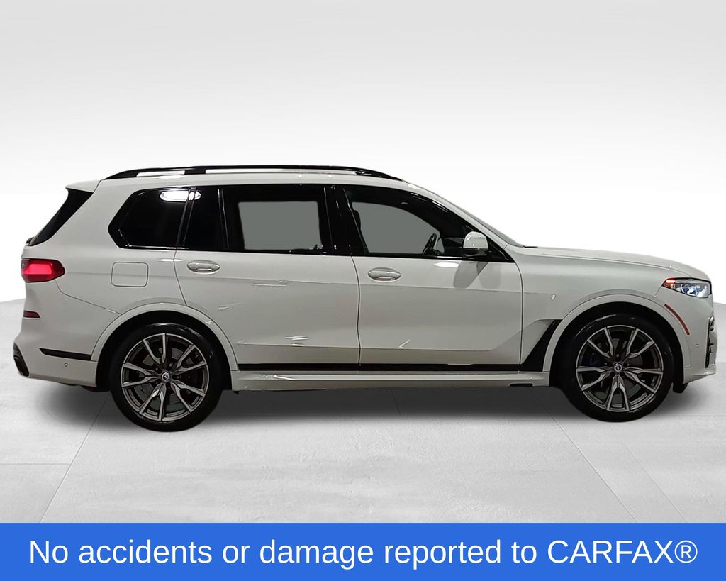 2022 BMW X7 M50i