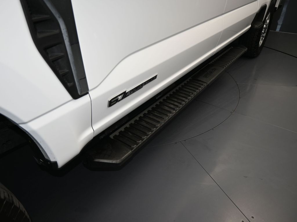 Used 2025 Oxford White Ford XLT image 34