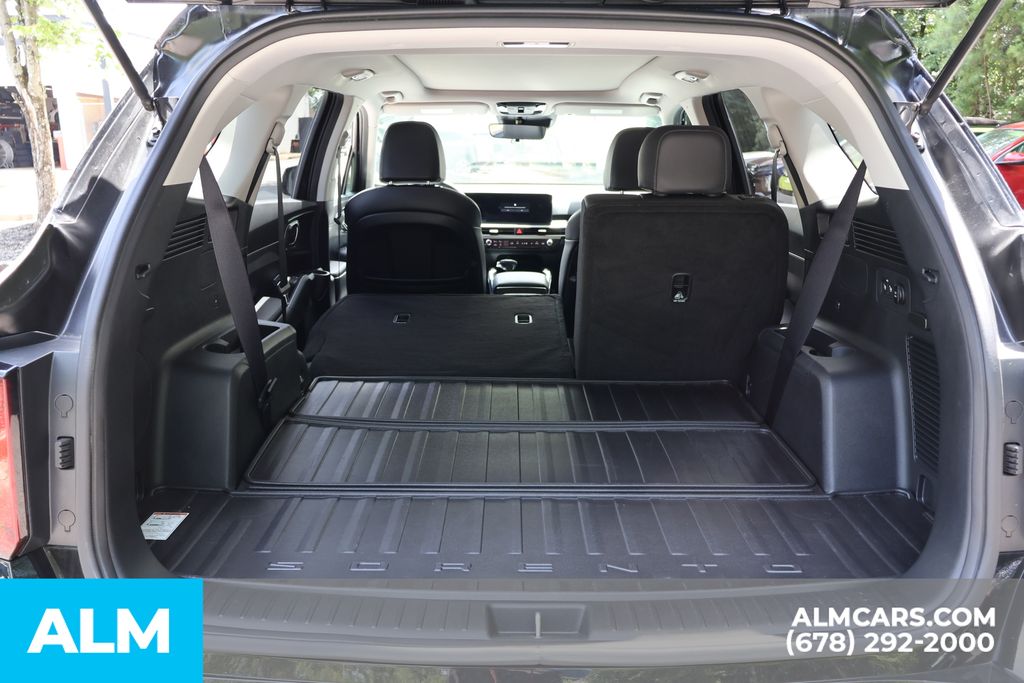 Used 2025 Black Kia S image 20