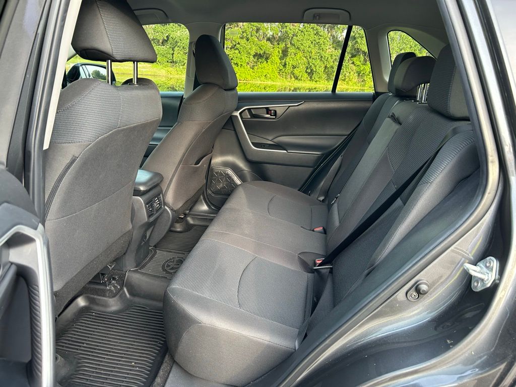 2023 Toyota RAV4 LE 13