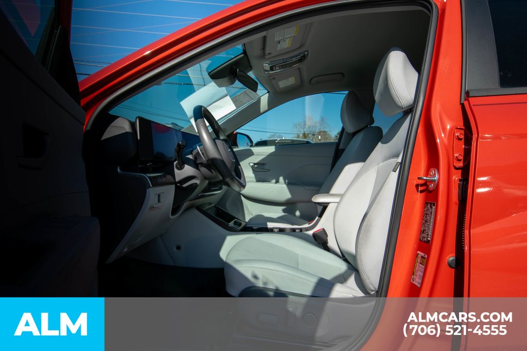 Used 2025 Orange Hyundai SEL Convenience image 8