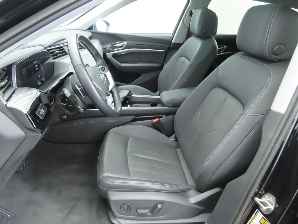 2022 Audi e-tron Premium Plus 19