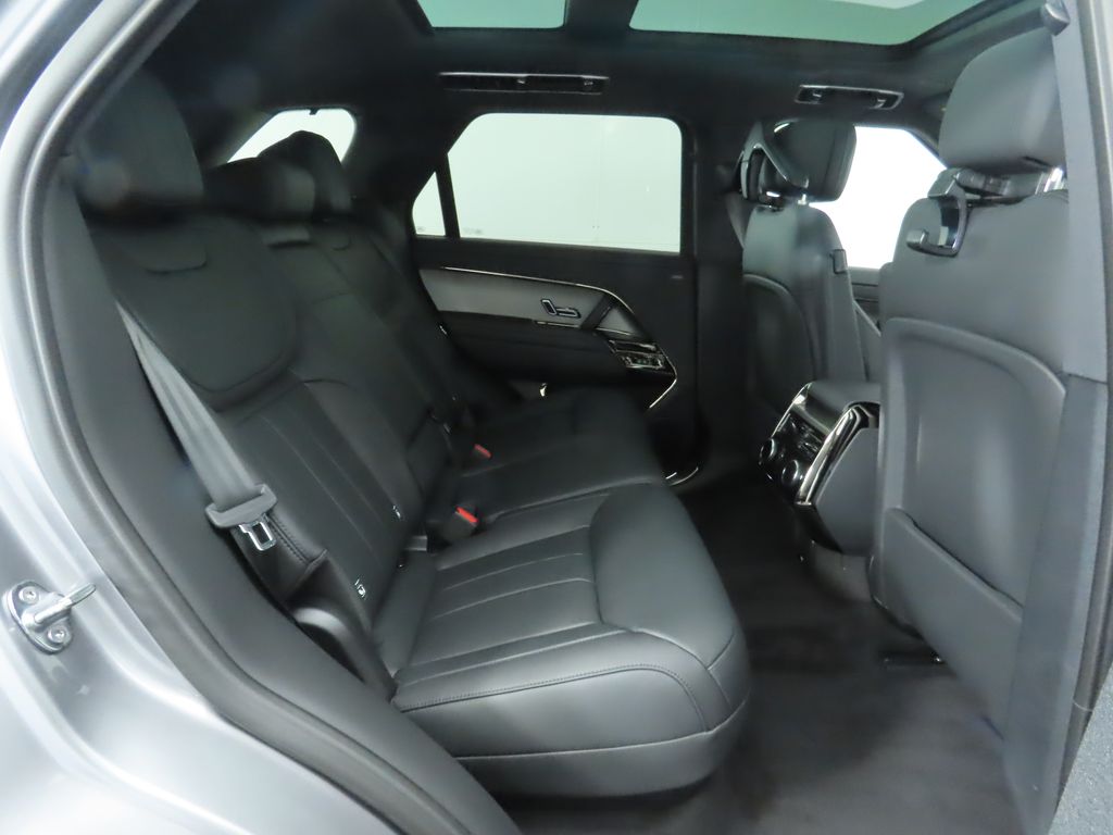2025 Land Rover Range Rover Sport SE 24