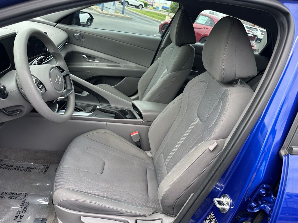 Used 2024 Blue Hyundai SE image 23
