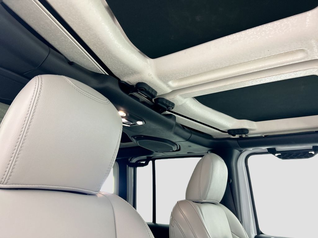 Thumbnail: 2023 Jeep Wrangler - 17