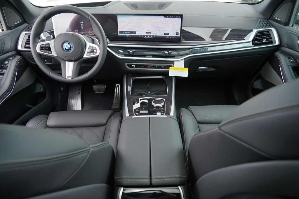 Thumbnail: 2026 BMW X5 - 13