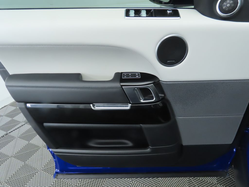 Thumbnail: 2021 Land Rover Range Rover Sport - 25