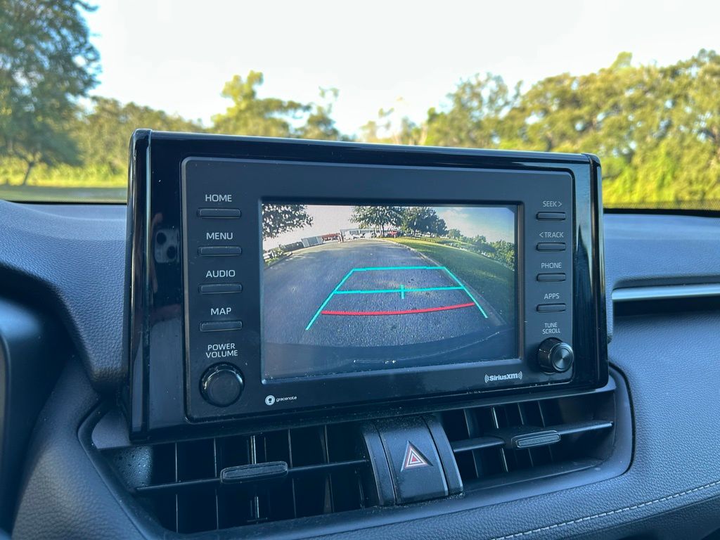 Thumbnail: 2021 Toyota RAV4 - 25