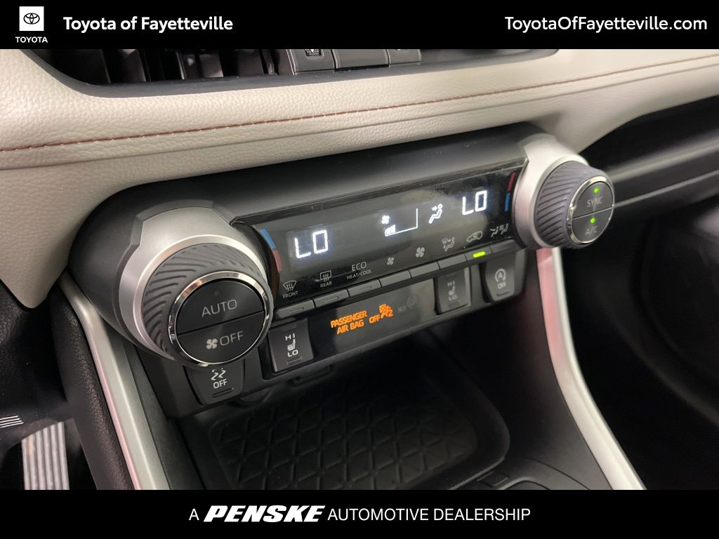 Thumbnail: 2021 Toyota RAV4 - 31