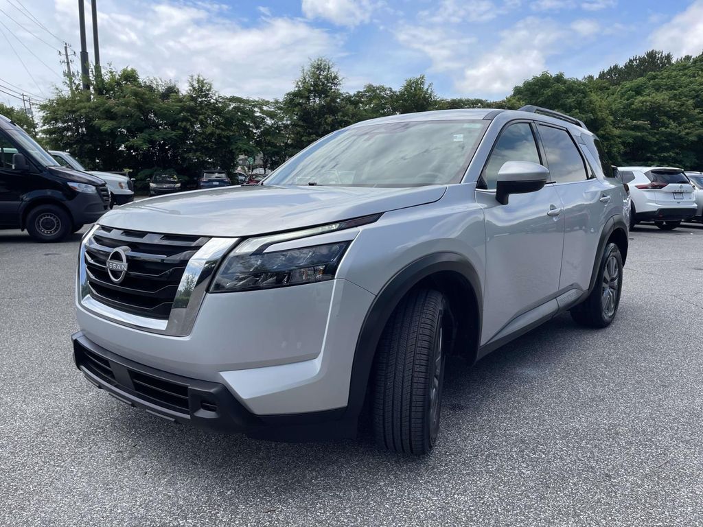 View vehicle photo 7