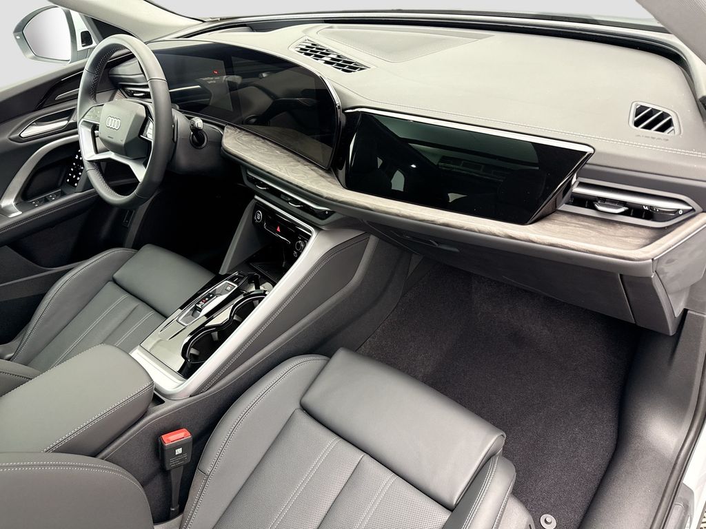 Thumbnail: 2025 Audi Q5 - 17