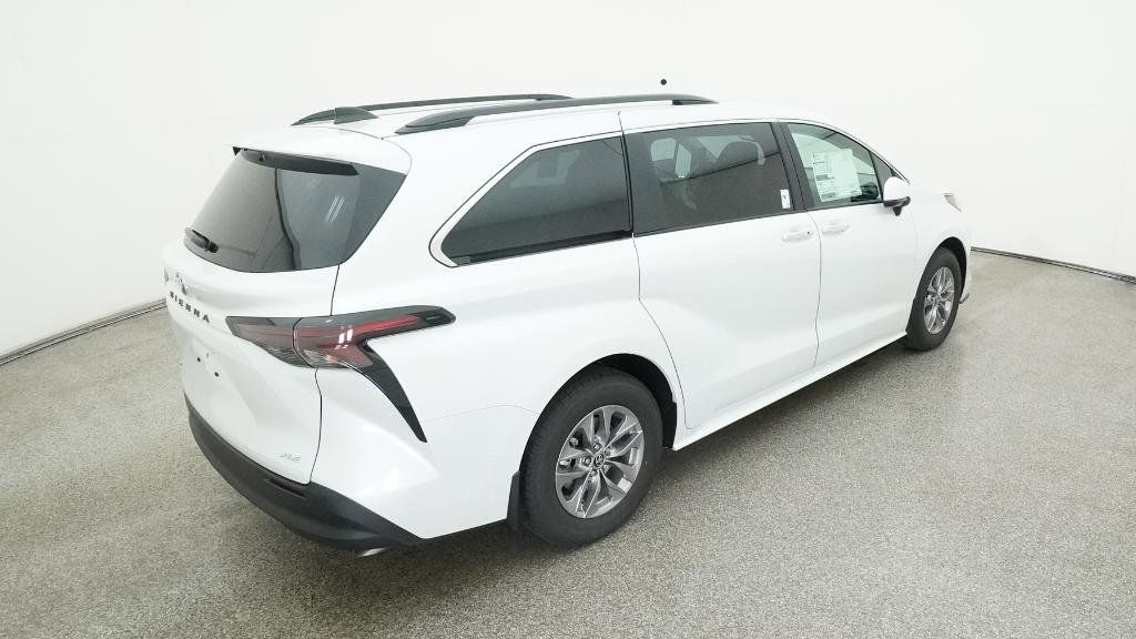 Thumbnail: 2025 Toyota Sienna - 32