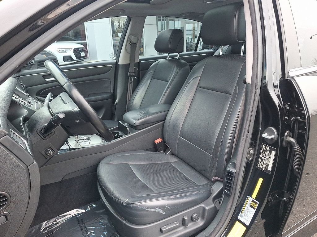 Thumbnail: 2012 Hyundai Genesis - 13