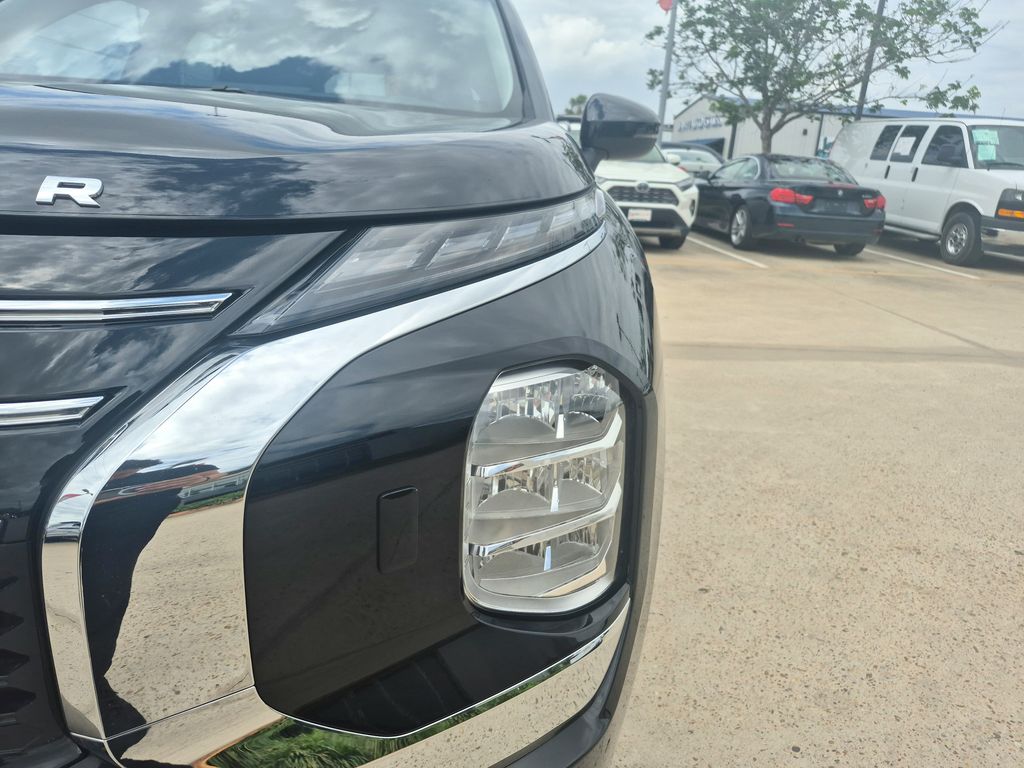 2025 Mitsubishi Outlander ES Black at Emmons Autoplex