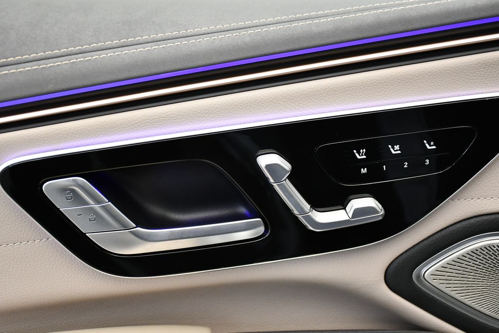 Thumbnail: 2023 Mercedes-Benz EQS - 32