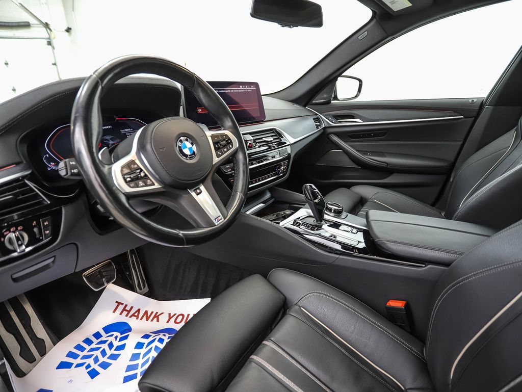 Thumbnail: 2023 BMW 5 Series - 10