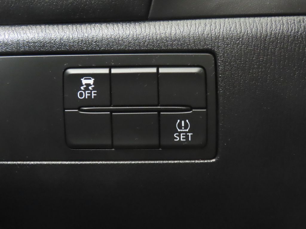 Thumbnail: 2018 Mazda Mazda3 - 19