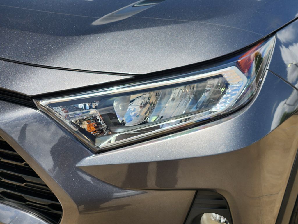 2021 Toyota RAV4 XLE - 7