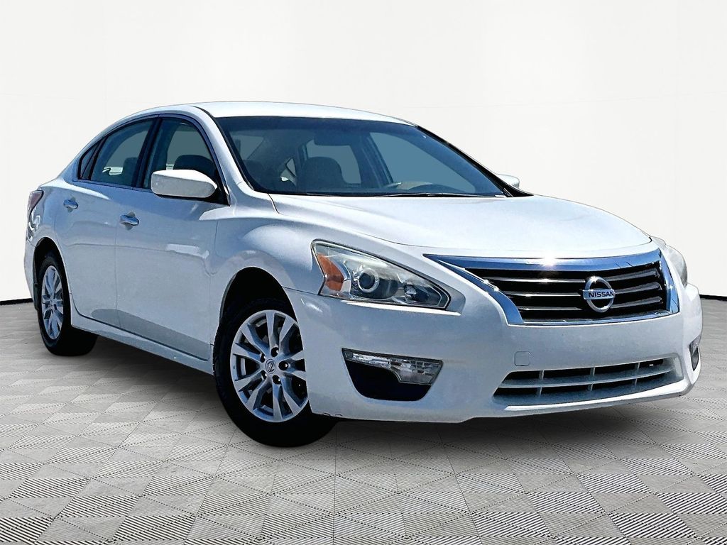2014 Nissan Altima — photo 1