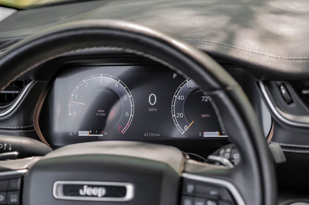 used 2022 Jeep Grand Cherokee car, priced at $28,000