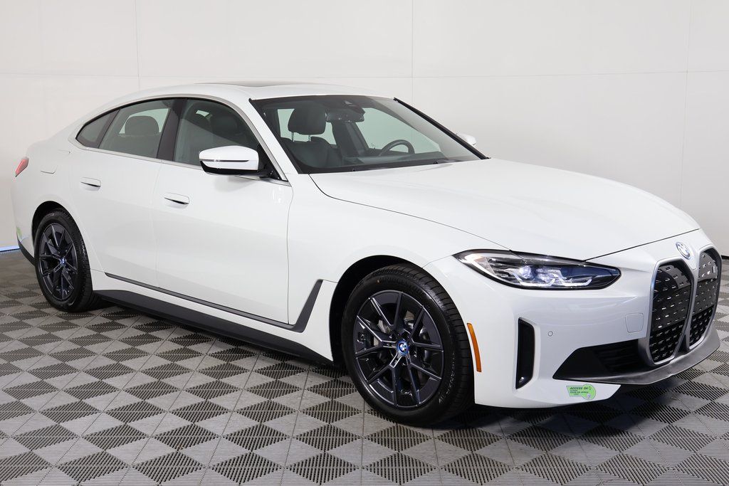 Thumbnail: 2023 BMW i4 - 3