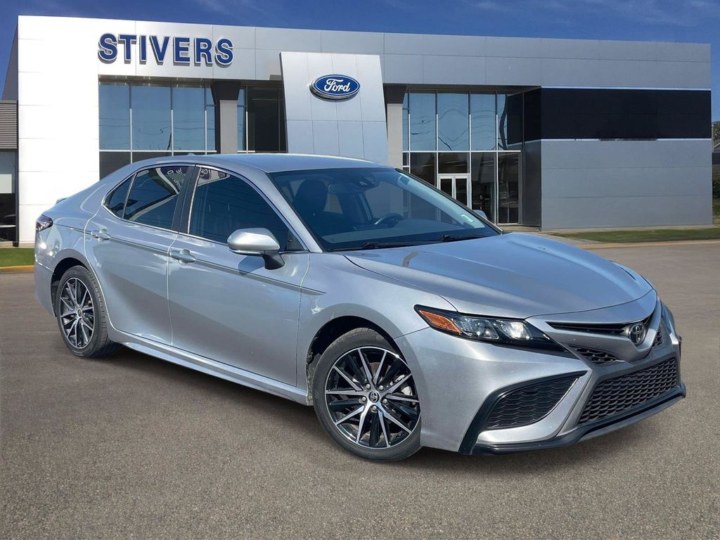 Celestial Silver Metallic 2021 Toyota Camry Sedan Front-Wheel Drive 8-Speed Automatic