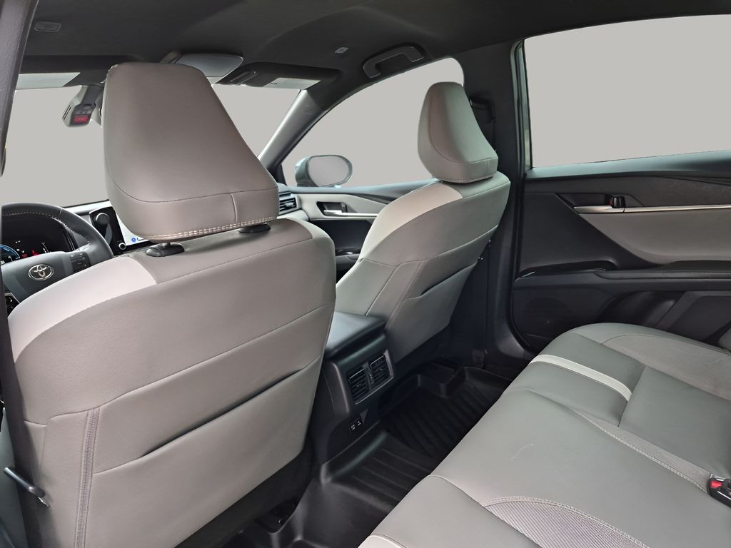Used 2025  Toyota SE image 18