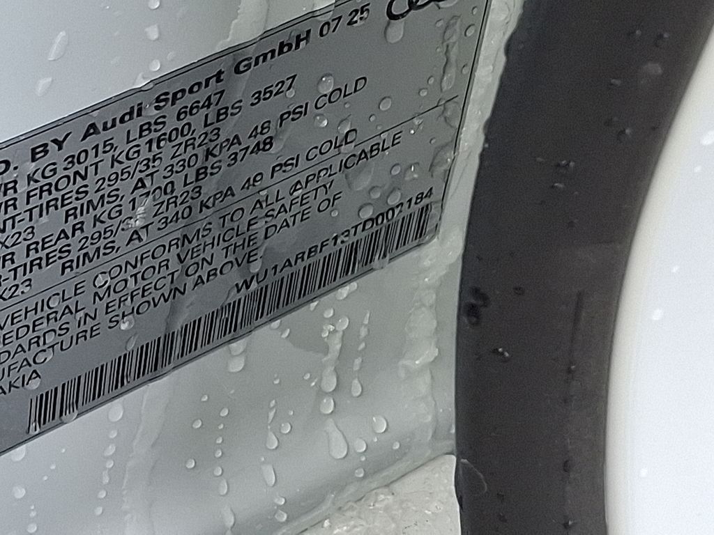 Thumbnail: 2026 Audi RS Q8 - 21