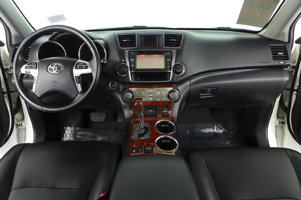 Thumbnail: 2013 Toyota Highlander - 23
