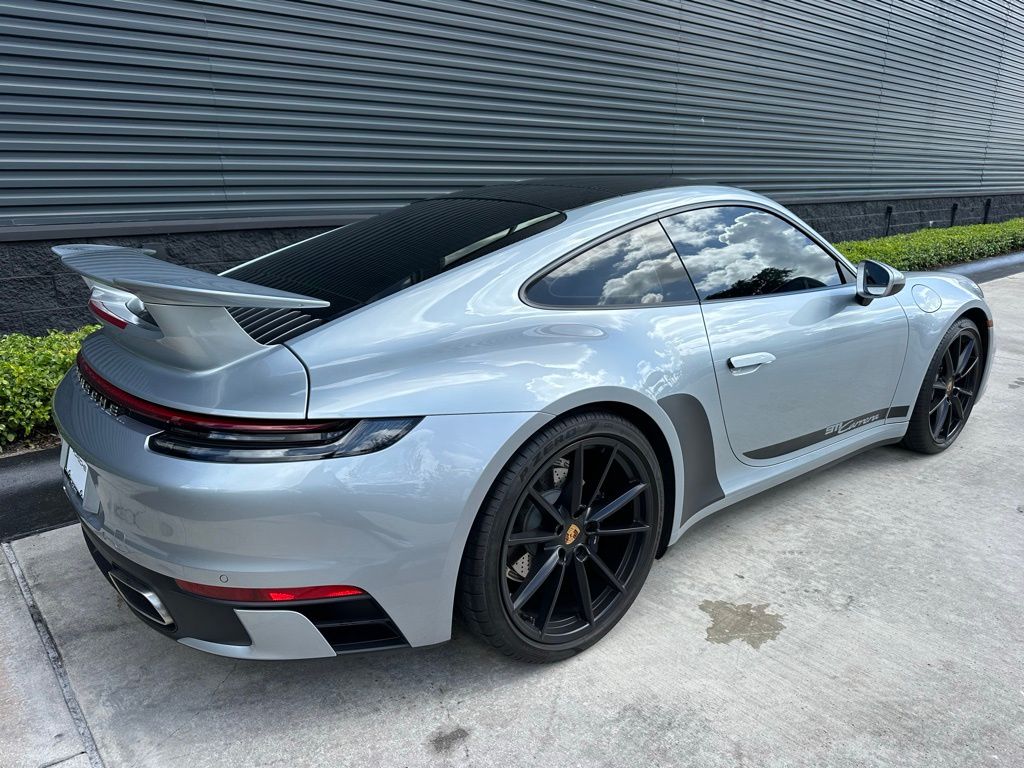 Thumbnail: 2021 Porsche 911 - 9