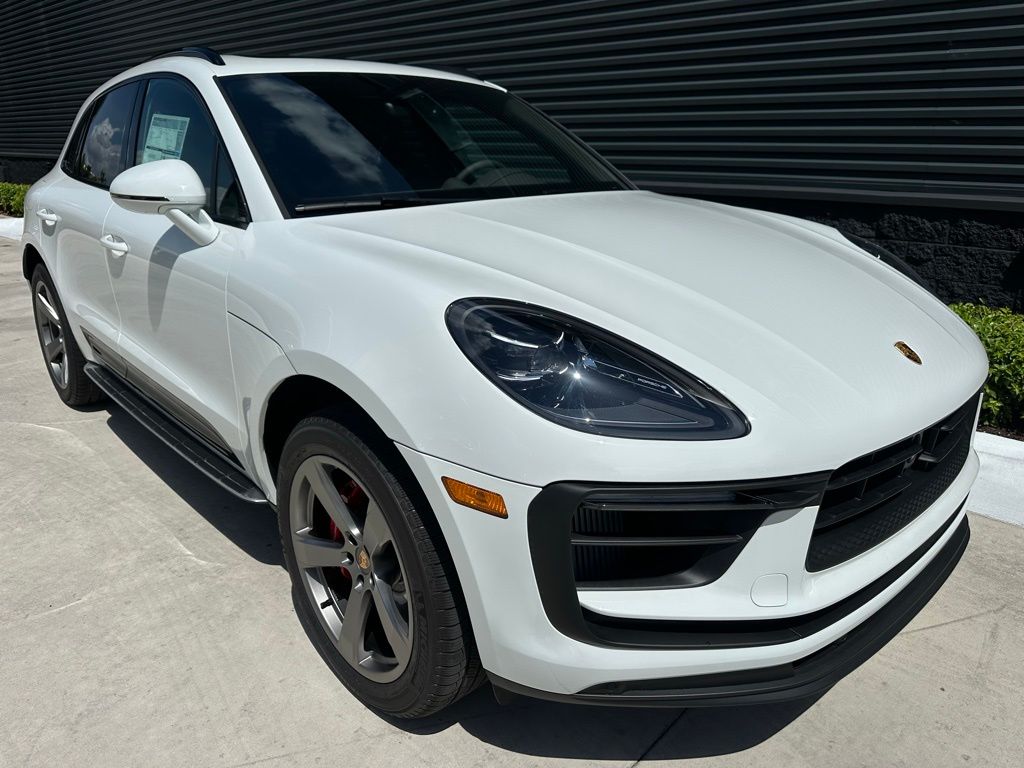 Thumbnail: 2025 Porsche Macan - 10