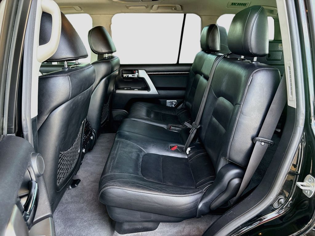 Thumbnail: 2015 Toyota Land Cruiser - 21