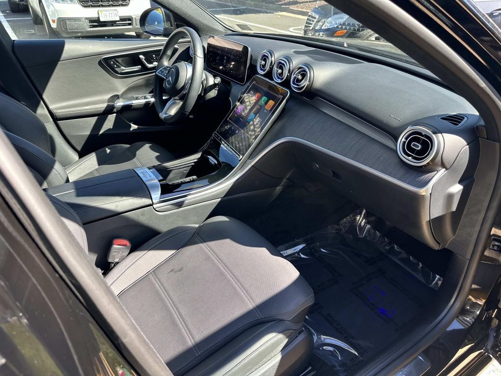 Thumbnail: 2025 Mercedes-Benz C-Class - 21