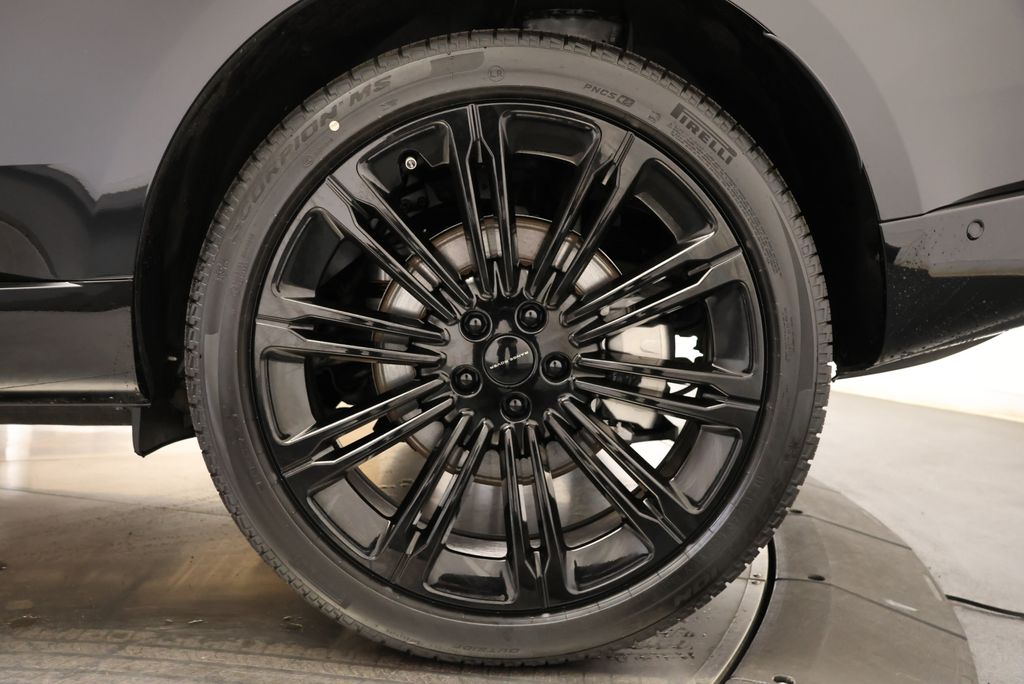 Thumbnail: 2026 Land Rover Range Rover - 10