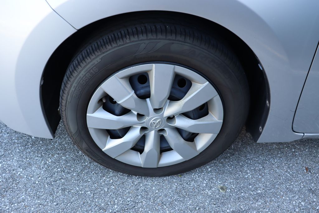Thumbnail: 2014 Toyota Corolla - 4