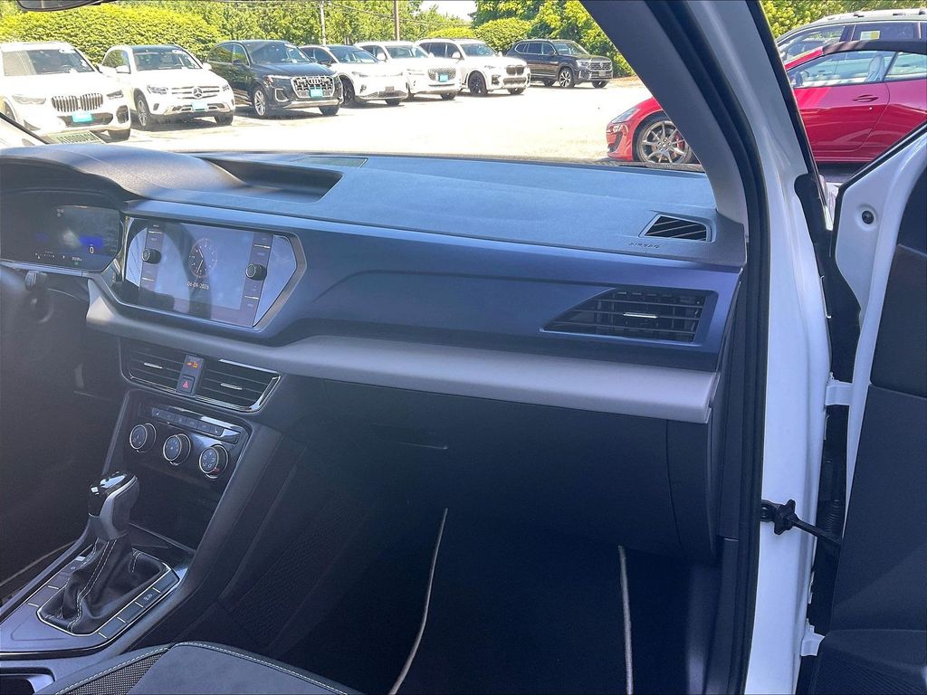 2023 Volkswagen Taos — photo 13
