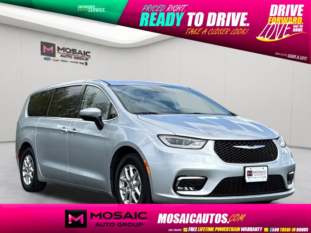 Used 2023 Chrysler Pacifica Touring L Vans