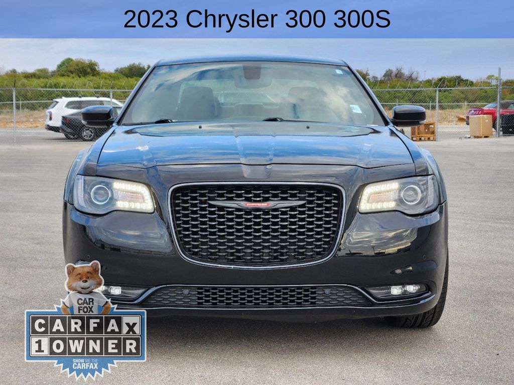 2023 Chrysler 300 S 2