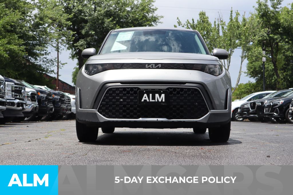 2023 Kia Soul LX photo 2