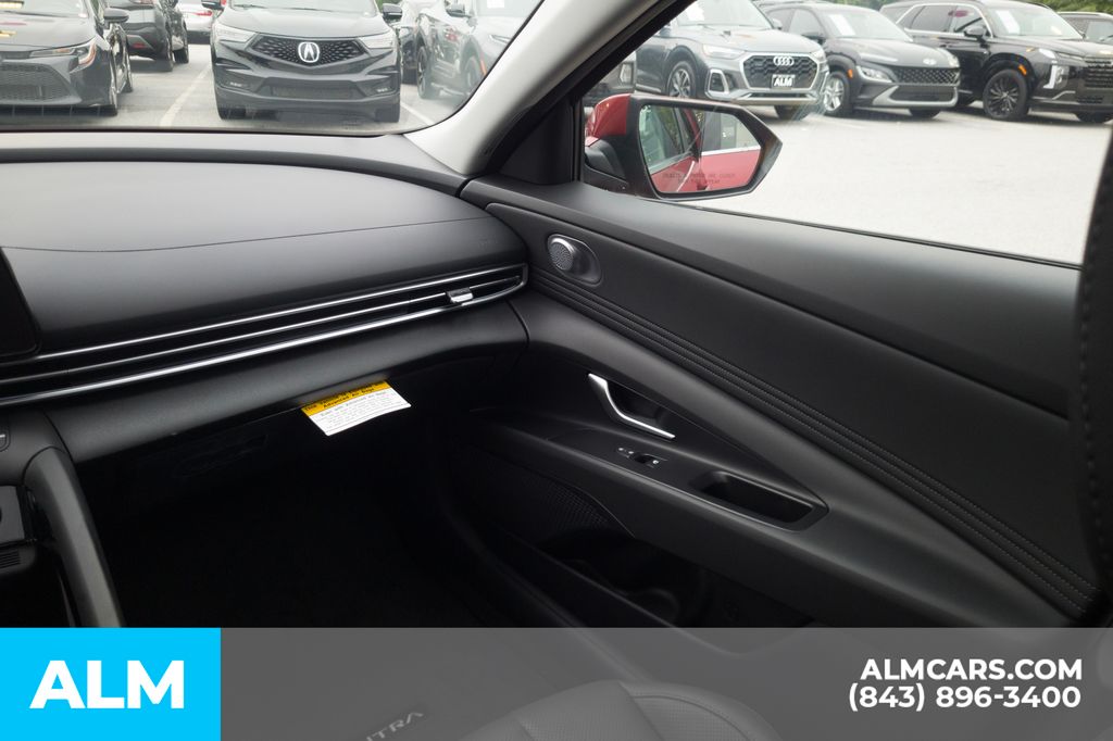 2025 Hyundai Elantra Limited photo 20