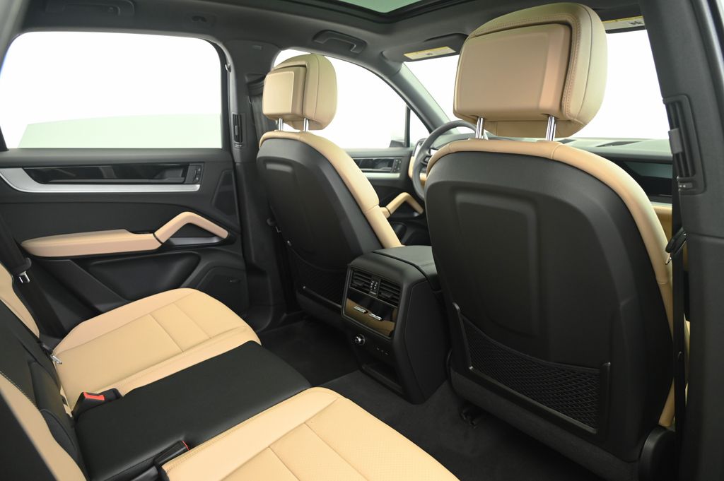 Thumbnail: 2025 Porsche Cayenne - 21