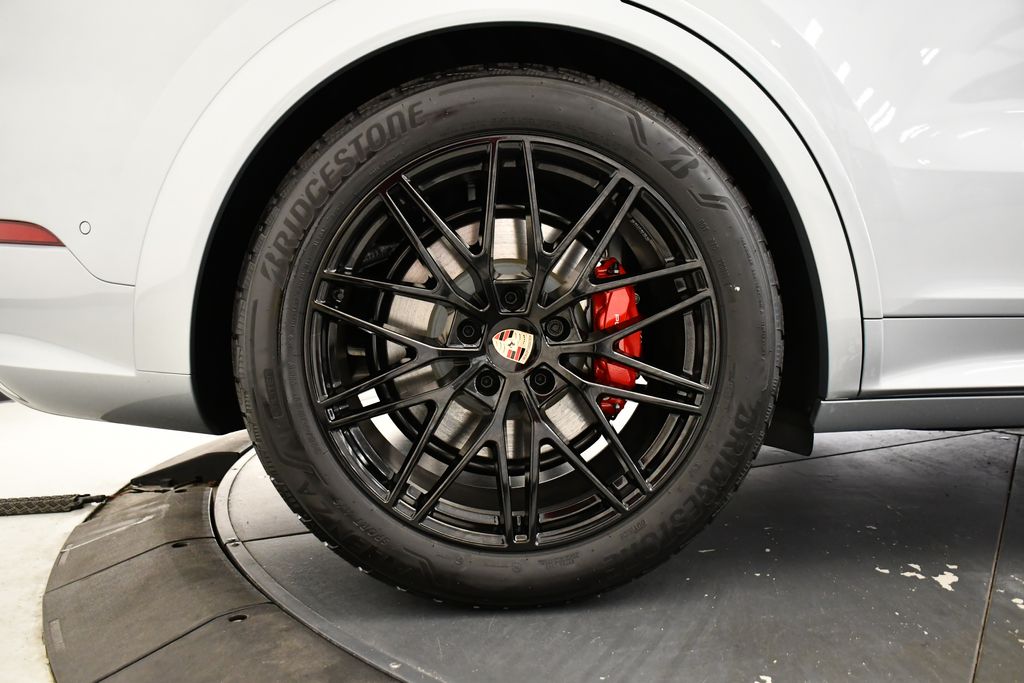 Thumbnail: 2026 Porsche Cayenne - 18