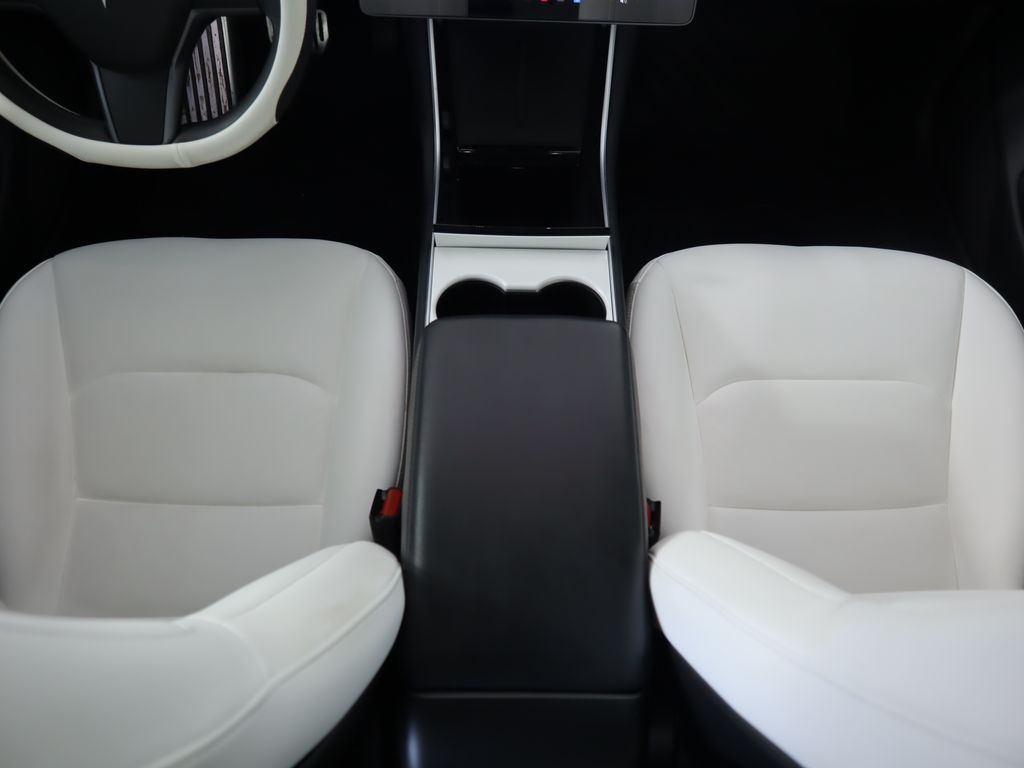 Thumbnail: 2019 Tesla Model 3 - 17