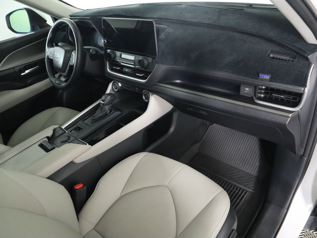 Thumbnail: 2024 Toyota Grand Highlander - 17