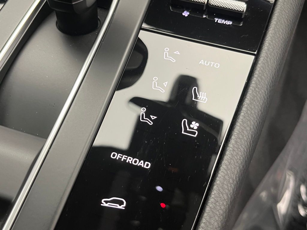 Thumbnail: 2025 Porsche Macan - 19